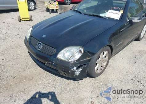 2001 Mercedes-Benz Slk 230 Kompressor z USA, uszkodzony, nr VIN WDBKK49F31F201616